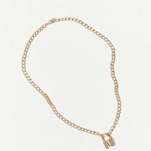 URBAN OUTFITTERS PETIT LOCK PADLOCK 🔒 NECKLACE IN GOLD NEW